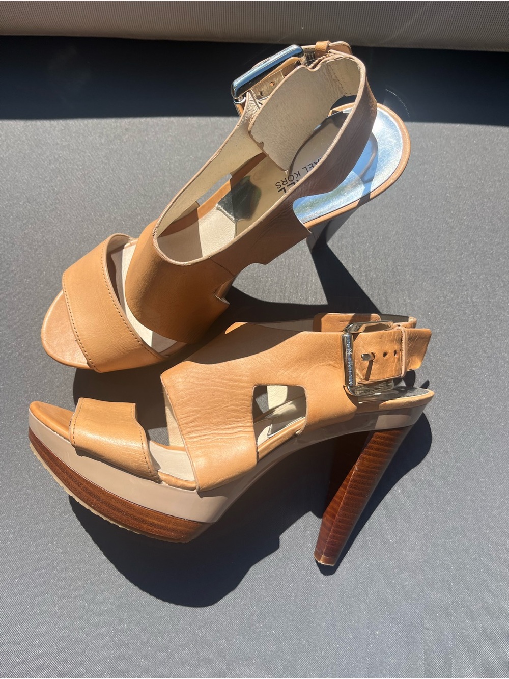Michael Kors Carla Tan Leather Platform Peep-Toe Sandals with Wood Heel size 9